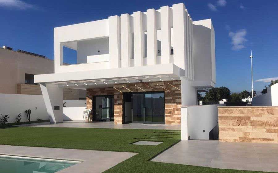 Casa de diseño cerca del mar con piscina de Soto y Tudela arquitectos