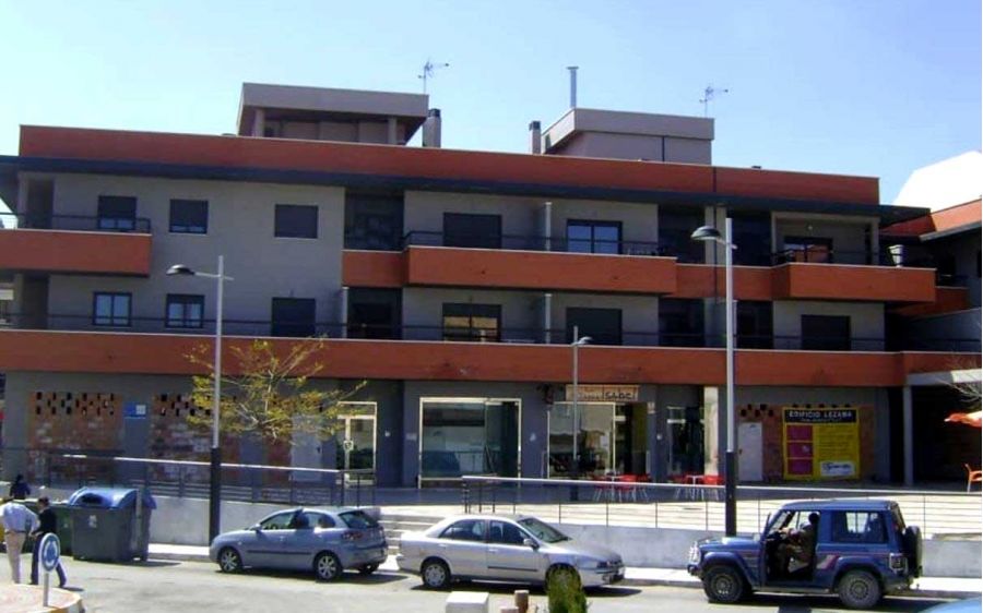 Edificio en Olula del Río (Almería) por Soto & Tudela Arquitectos